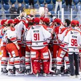 Après avoir soulevé le trophée de champion de Swiss League, le HC Viège vise la promotion dans l'élite.